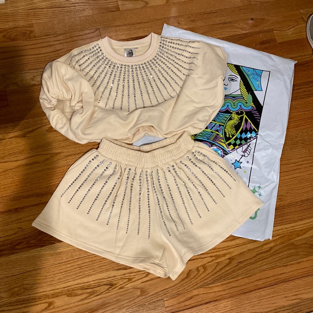 Queen of Sparkles Set Beige Rhinestone Burt’s bubble top and shorts S/XS